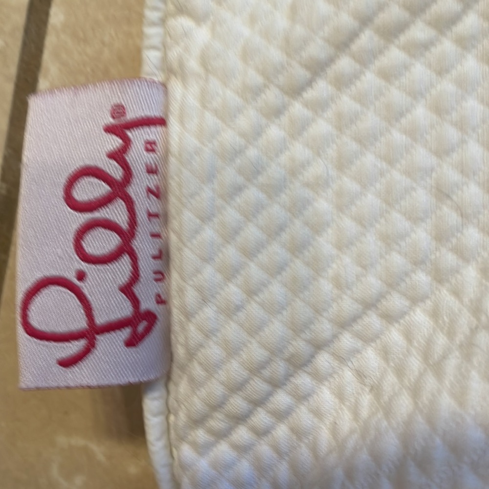 Lilly daisy white, embroidered eyelet Lilly Pulitzer pillowcase, waffle texture - Picture 3 of 6